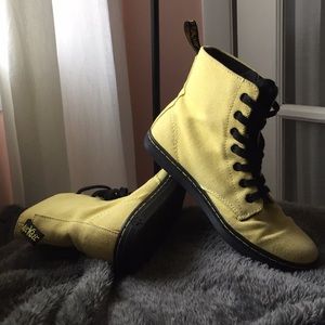 Dr. Martens Hackney Boots. Yellow. Size 9.